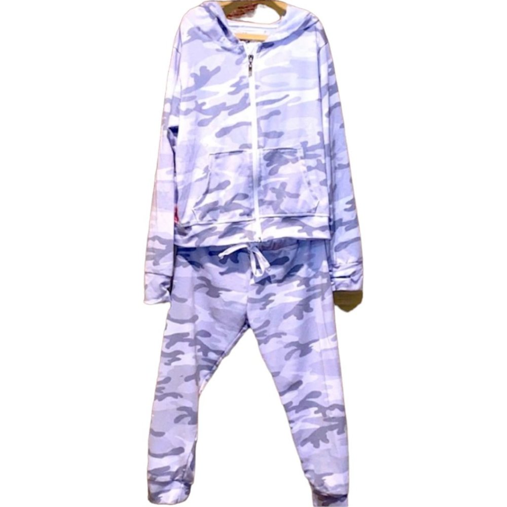 ❤️ T2 Love 4 piece Camo jacket and pants